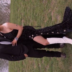 Brand new dress worn once to prom nothing wrong with it just won’t use again